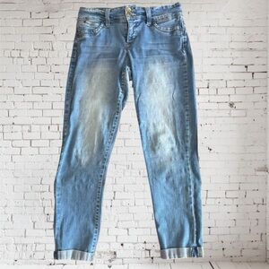 Royalty WannabettaButt Size 12 Double button, cute cropped, blue denim jeans EUC